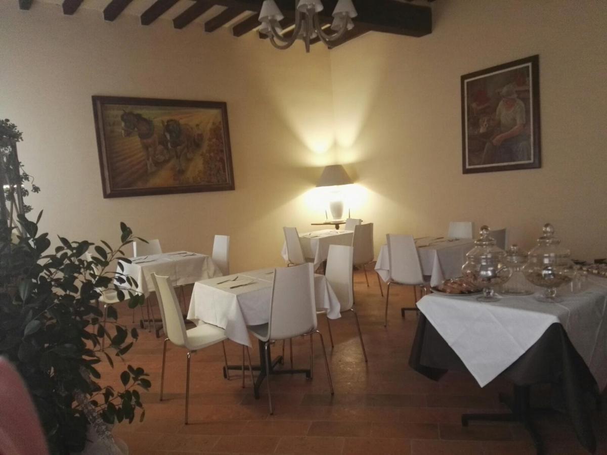 Locanda Al Portone Скандиано Екстериор снимка