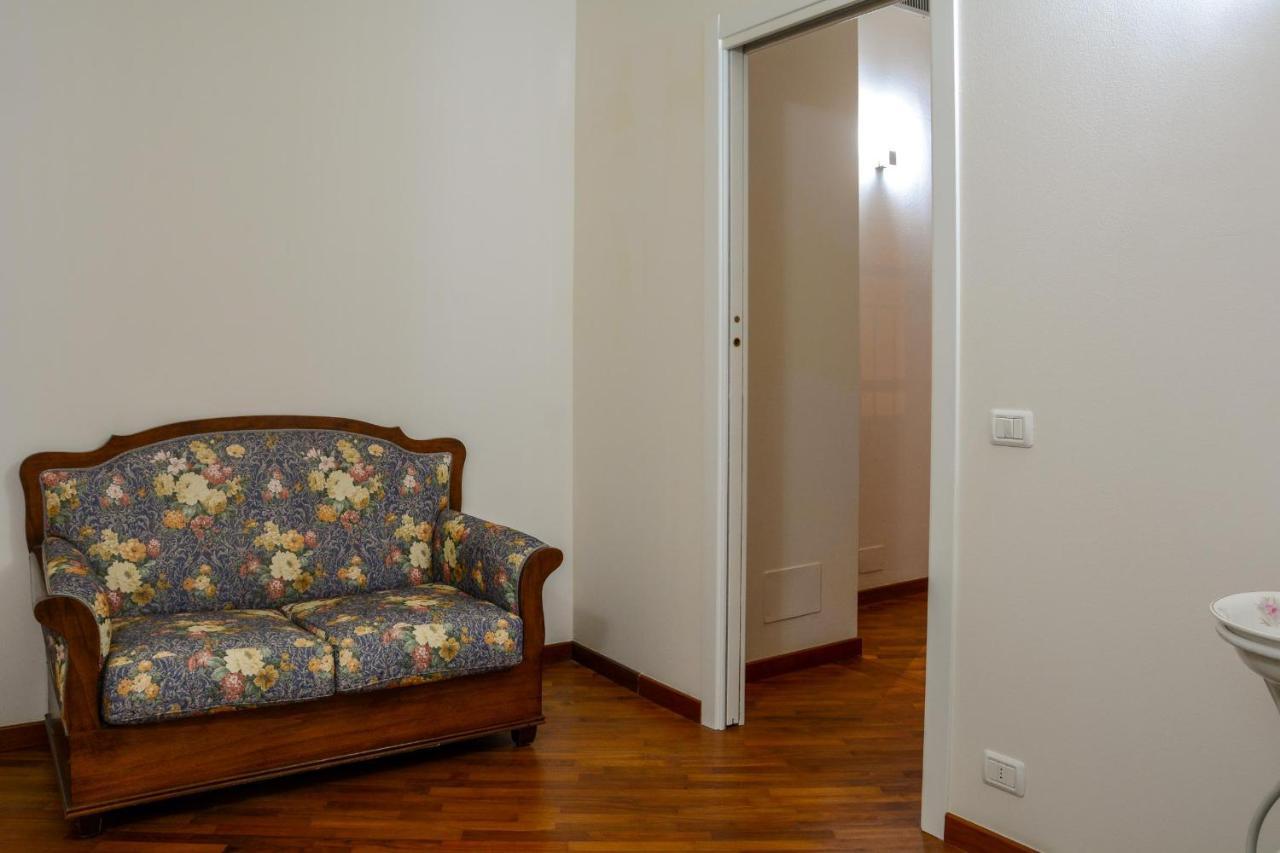 Locanda Al Portone Скандиано Екстериор снимка